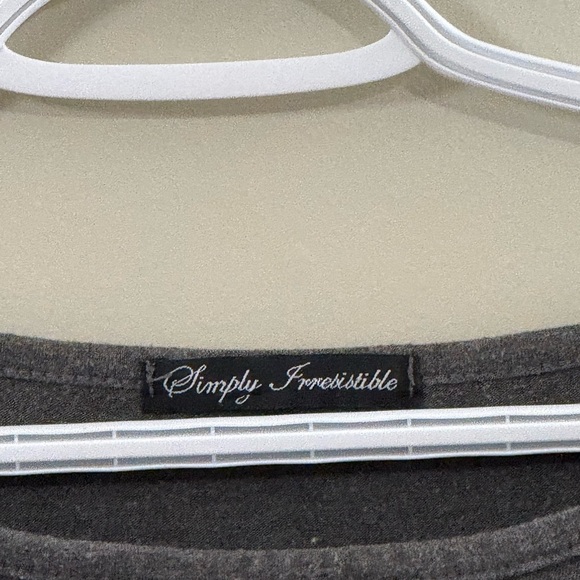 Simply Irresistible Gray Boxy 3/4 Sleeve Tee - Picture 2 of 3